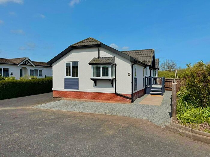 2 Bedroom Park Home For Sale In Oakmere Park, Hanley Swan, Worcester, WR8