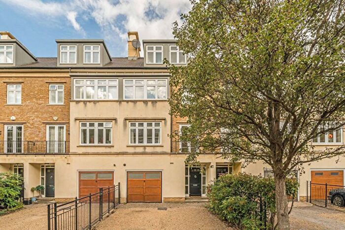 5 Bedroom Property For Sale In Kelsall Mews, Kew, TW9