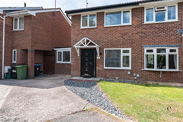 3 Bedroom Semi-Detached House For Sale In Commonwealth Close, Winsford, CW7