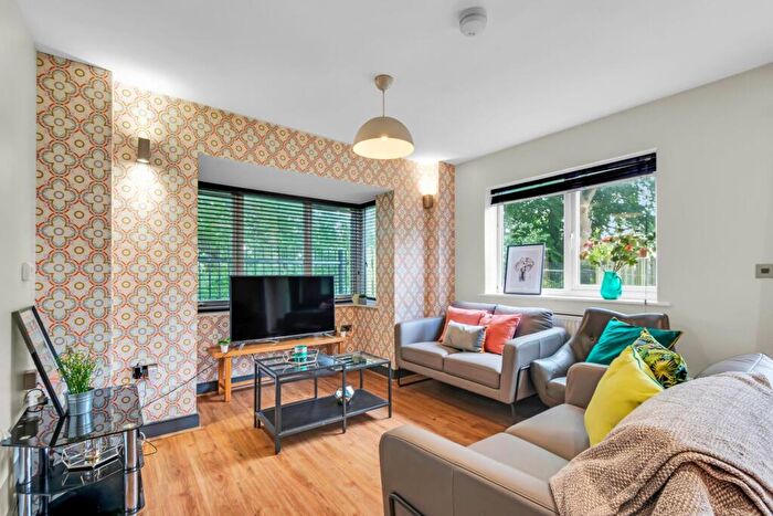 6 Bedroom House To Rent In Boston Exchange Court, Leeds, LS4