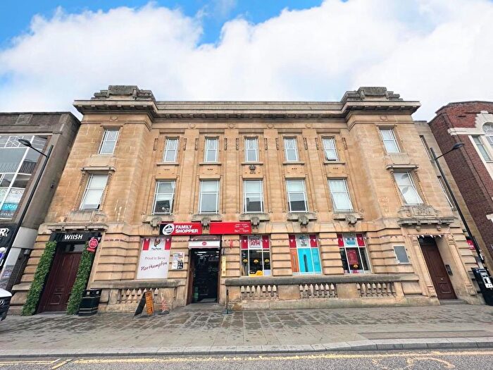 3 Bedroom Flat To Rent In St. Giles Street, Northampton, NN1