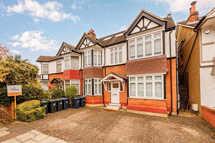 2 Bedroom Flat To Rent In Loveday Road, London, W13