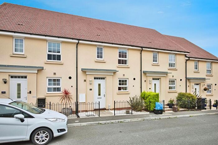 3 Bedroom Terraced House For Sale In Grenville Road, Yeovil, BA21