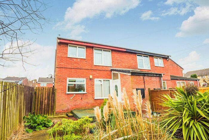 1 Bedroom Flat To Rent In Chalner Avenue, Morley, Leeds, LS27