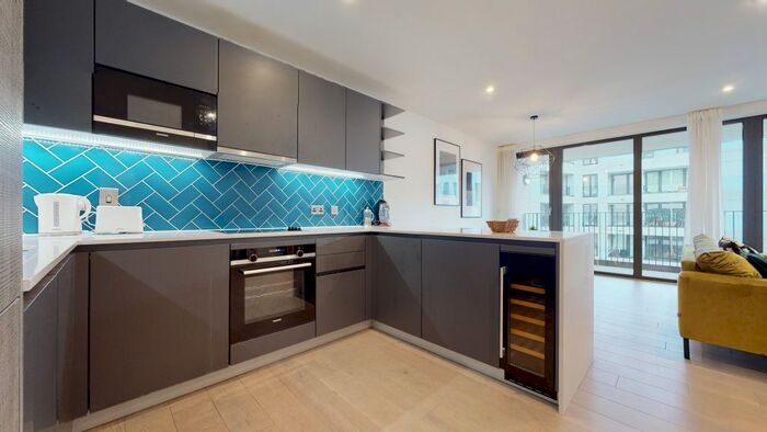 3 Bedroom Flat To Rent In Cremer Street, London, E2