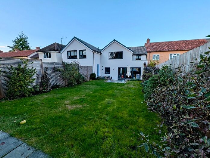 4 Bedroom Terraced House For Sale In Ridgeway, Berkhamsted, Hertfordshire, HP4
