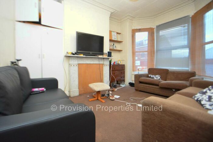 5 Bedroom Terraced House To Rent In Queens Road, Hyde Park, Leeds, LS6