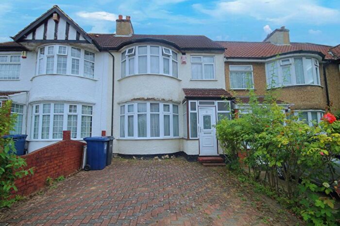3 Bedroom Terraced House For Sale In Northolt Gardens, Greenford, UB6