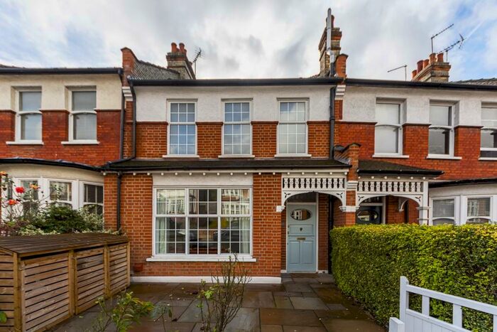 4 Bedroom House To Rent In Rokesly Avenue London, N8