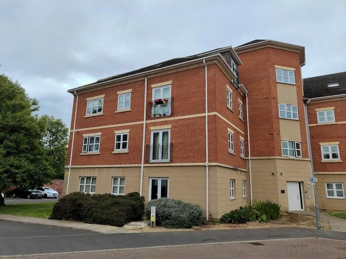 2 Bedroom Flat To Rent In Delamere Gardens, Wakefield, West Yorkshire, WF1