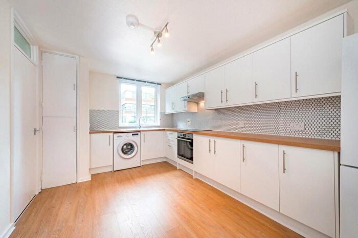 3 Bedroom Flat To Rent In Lockwood Square, South Bermondsey, SE16