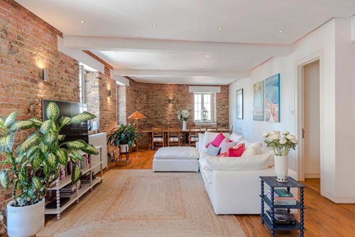 3 Bedroom Flat To Rent In Gullivers Wharf, Wapping Lane, E1W