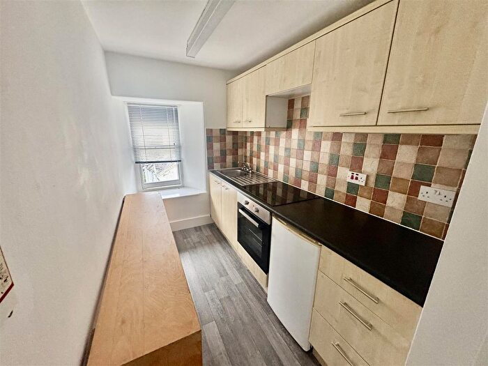 1 Bedroom Flat To Rent In Flat, Waldon Hall, St Lukes Park, Torquay, Devon, TQ2