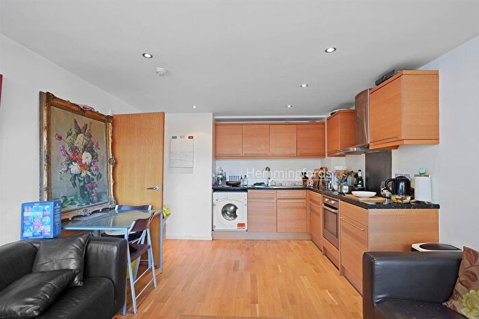 1 Bedroom Flat To Rent In Millbank Court, John Islip Street, London, SW1P