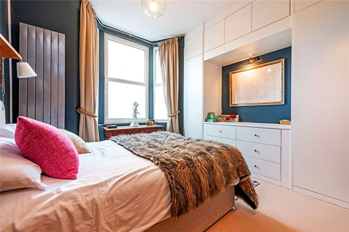 2 Bedroom Flat To Rent In Charteris Road, London, NW6