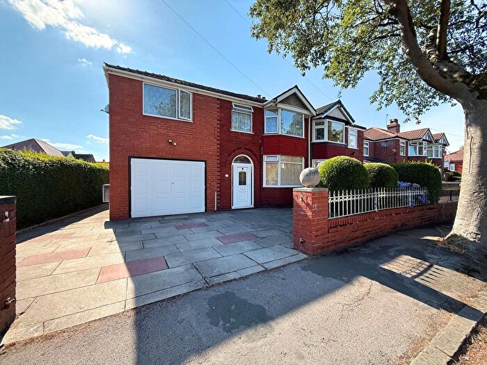 4 Bedroom Semi-Detached House For Sale In Farley Road, Sale, M33