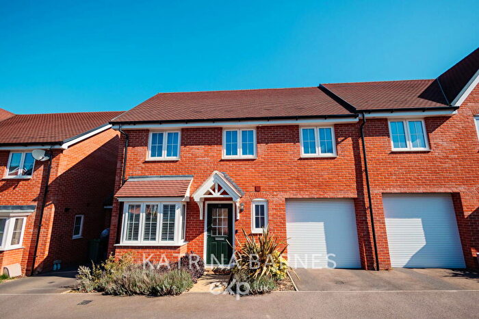 4 Bedroom Semi-Detached House For Sale In Phoenix Road, Braintree, CM7