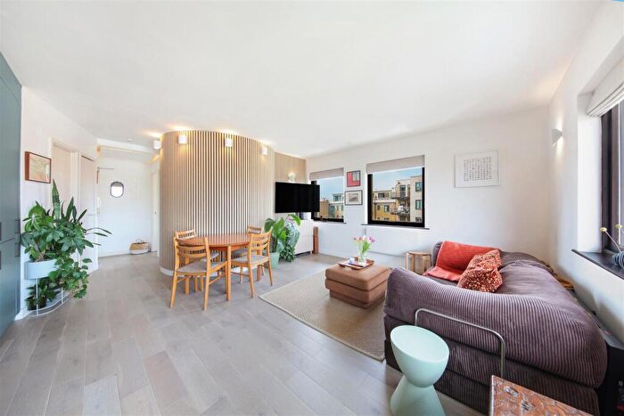 2 Bedroom Apartment For Sale In Fairfield Road, London, E3