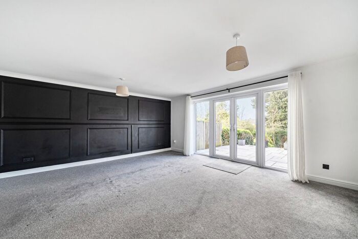 4 Bedroom Semi-detached House For Sale In Kechill Gardens, Hayes, Kent, BR2