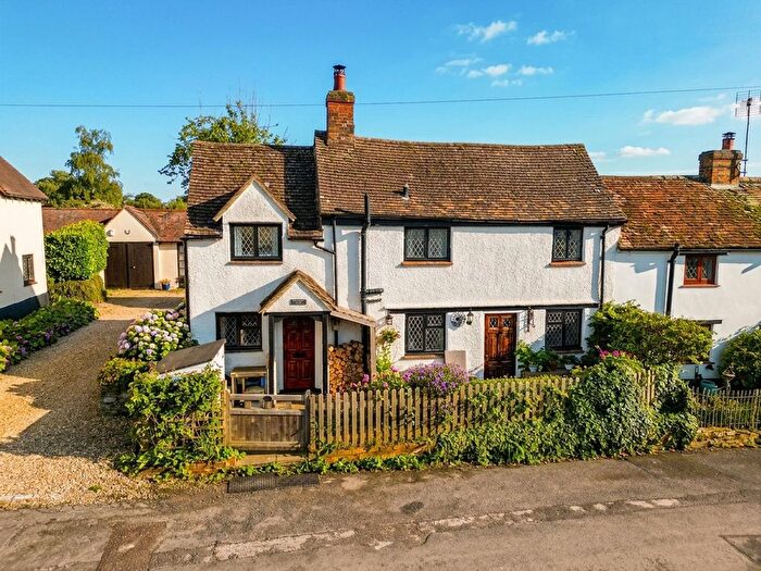 1 Bedroom Cottage For Sale In New Road, Dinton, HP17