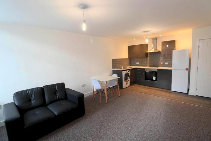 1 Bedroom Flat To Rent In King Cross Street, Halifax, HX1
