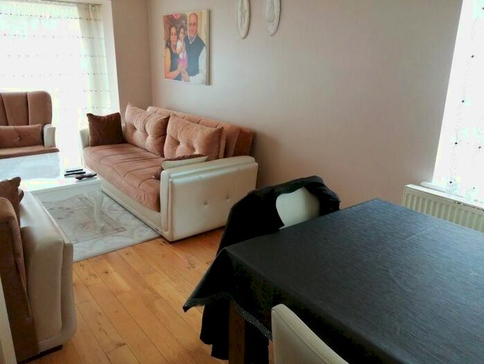 3 Bedroom Semi-Detached House To Rent In Church Street, Edmonton, London, N9
