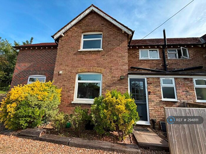 3 Bedroom Semi-Detached House To Rent In Railway Cottages, Guildford, GU4