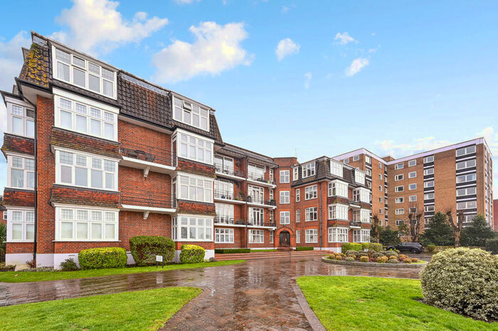 2 Bedroom Apartment To Rent In Portsmouth Road, KT6