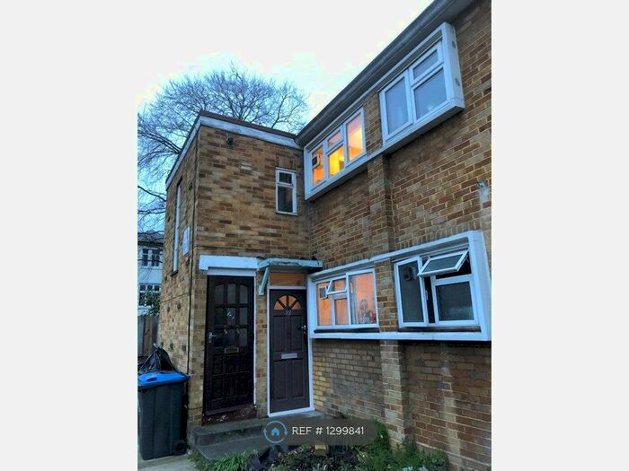 3 Bedroom Terraced House To Rent In Dolphin Close, Surbiton, KT6