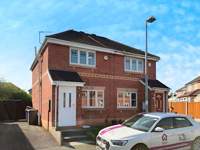 2 Bedroom Semi-Detached House To Rent In Ealinger Way, Pendlebury, Swinton, Manchester, M27
