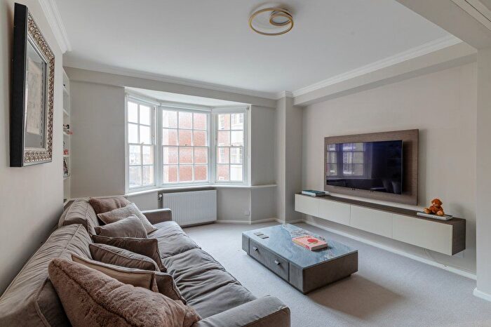 2 Bedroom Flat To Rent In Cranmer Court, Whiteheads Grove, Kensington And Chelsea, London, SW3