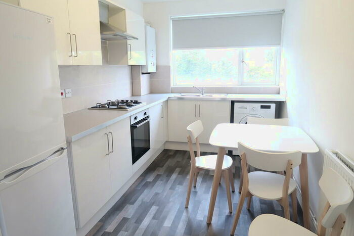 2 Bedroom Apartment To Rent In Torriano Avenue, London, NW5