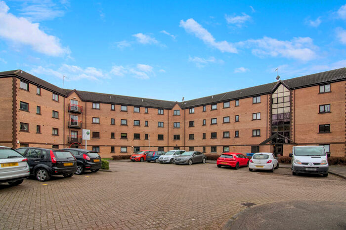 1 Bedroom Apartment To Rent In Riverview Drive, Glasgow, G5