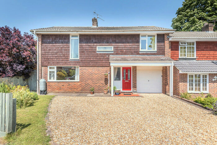3 Bedroom Semi-Detached House To Rent In Grayshott Close, Winchester, SO22