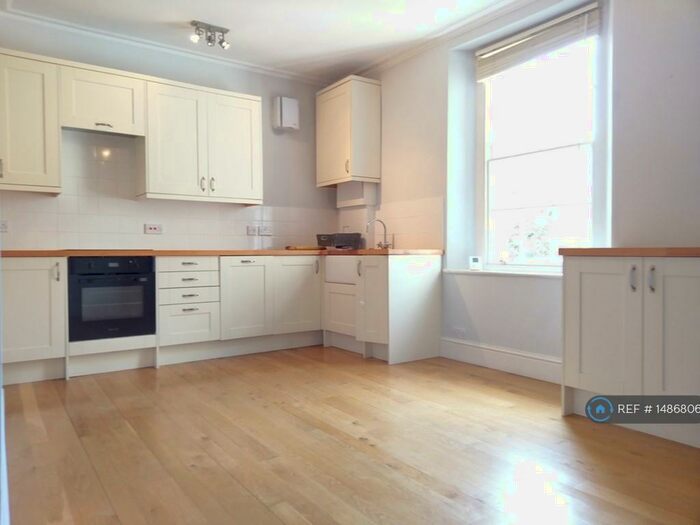 3 Bedroom Flat To Rent In Cotham Road, Bristol, BS6