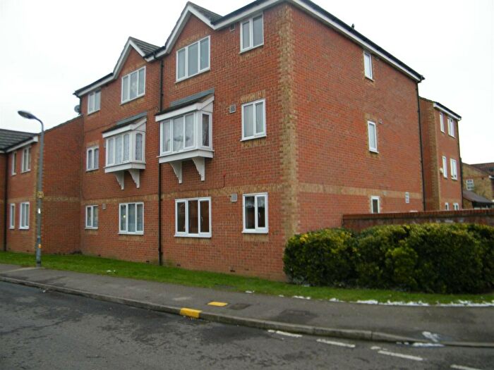 1 Bedroom Flat To Rent In Danbury Crescent, South Ockendon, RM15
