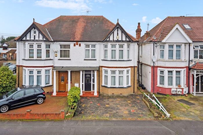 4 Bedroom Semi-Detached House To Rent In Southfield Park, Harrow, HA2