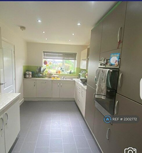 4 Bedroom Semi-Detached House To Rent In Comet Avenue, Newcastle-Under-Lyme, ST5