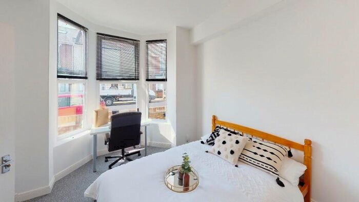 1 Bedroom House Of Multiple Occupation To Rent In Margate Road, Southsea, Hampshire, PO5