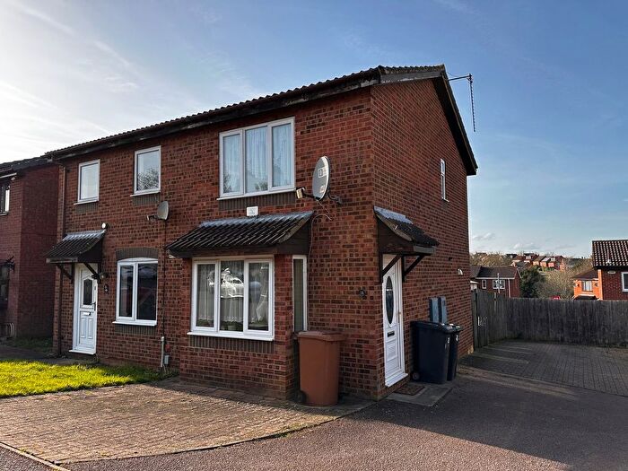 2 Bedroom Semi Detached House To Rent In Linnet Close, Wellingborough, NN8