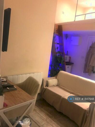 Studio To Rent In Criterion Mews, London, N19