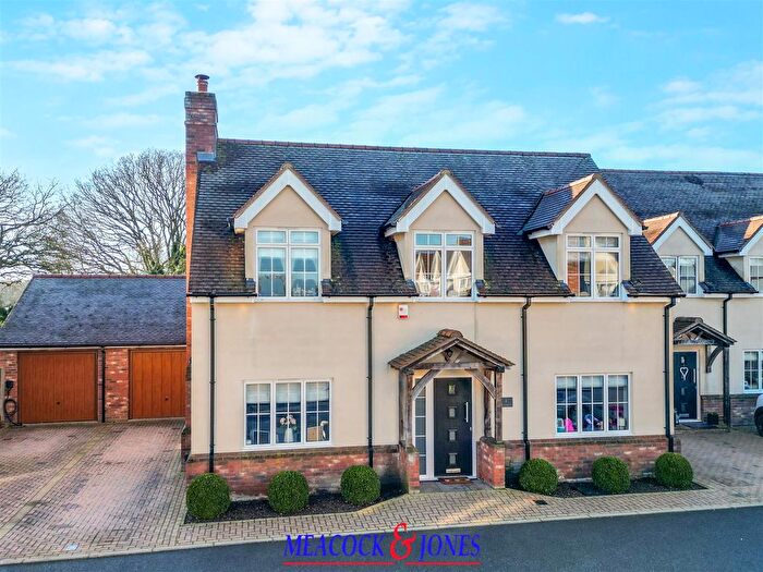 4 Bedroom Detached House For Sale In Outings Lane, Doddinghurst, Brentwood, CM15