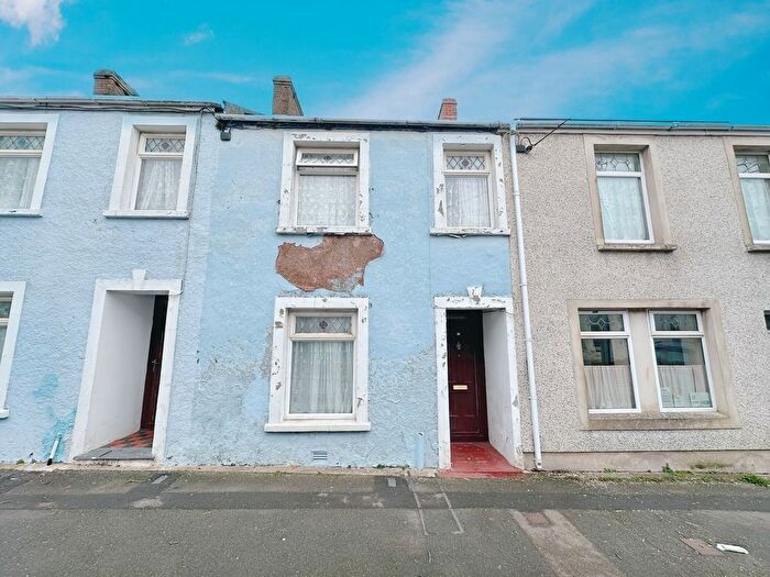 2 Bedroom Terraced House For Sale In Waterloo Road, Milford Haven, SA73