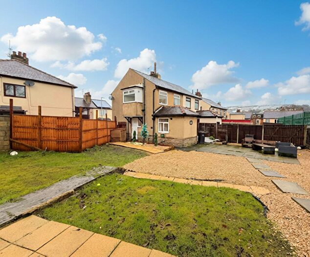 2 Bedroom Semi Detached House For Sale In Lee Mount Gardens, Halifax, HX3