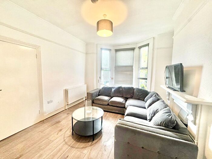 1 Bedroom Flat To Rent In Fairlawn Park, Sydenham, SE26