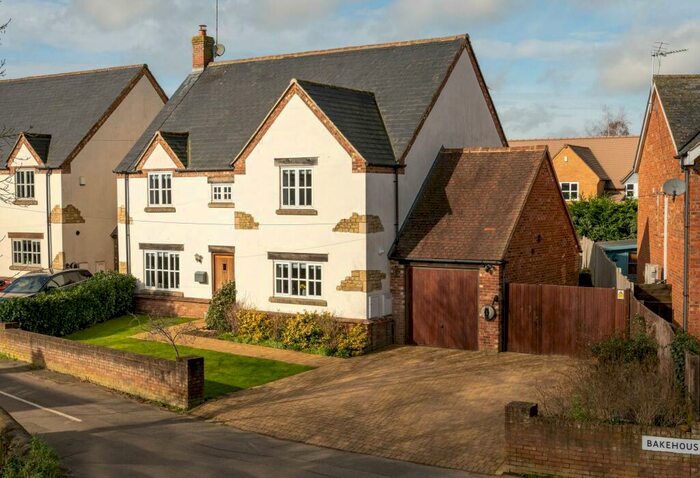 5 Bedroom Link Detached House For Sale In Bakehouse Lane, Mears Ashby, NN6