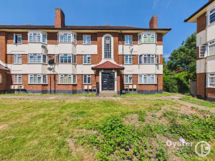 2 Bedroom Flat To Rent In Bishop Ken Road, Harrow, HA3