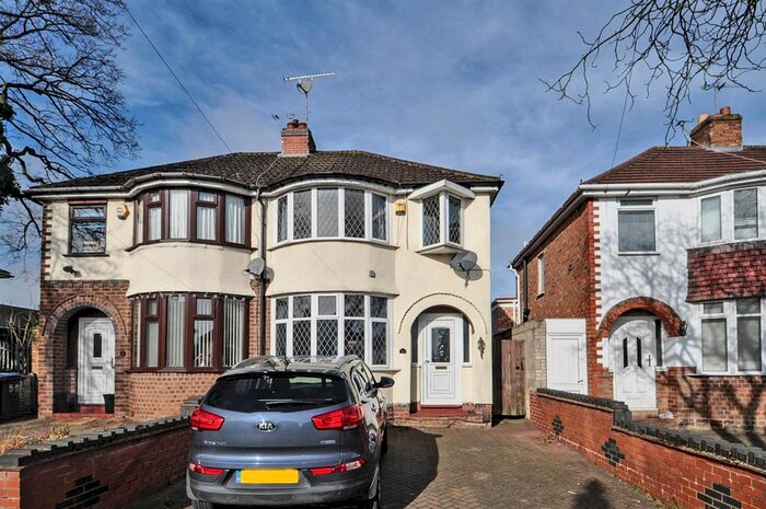 3 Bedroom Semi-Detached House To Rent In Irwin Avenue, Rednal, Birmingham, West Midlands B45