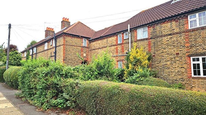 3 Bedroom Terraced House For Sale In Orchid Street, Shepherds Bush, London, W12
