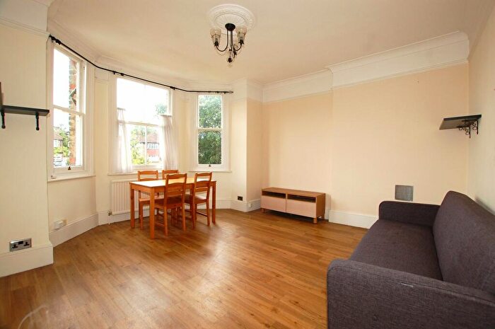1 Bedroom Flat To Rent In Overdale, Kingswood Road, Bromley, BR2